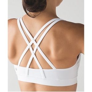 White lululemon sports bra